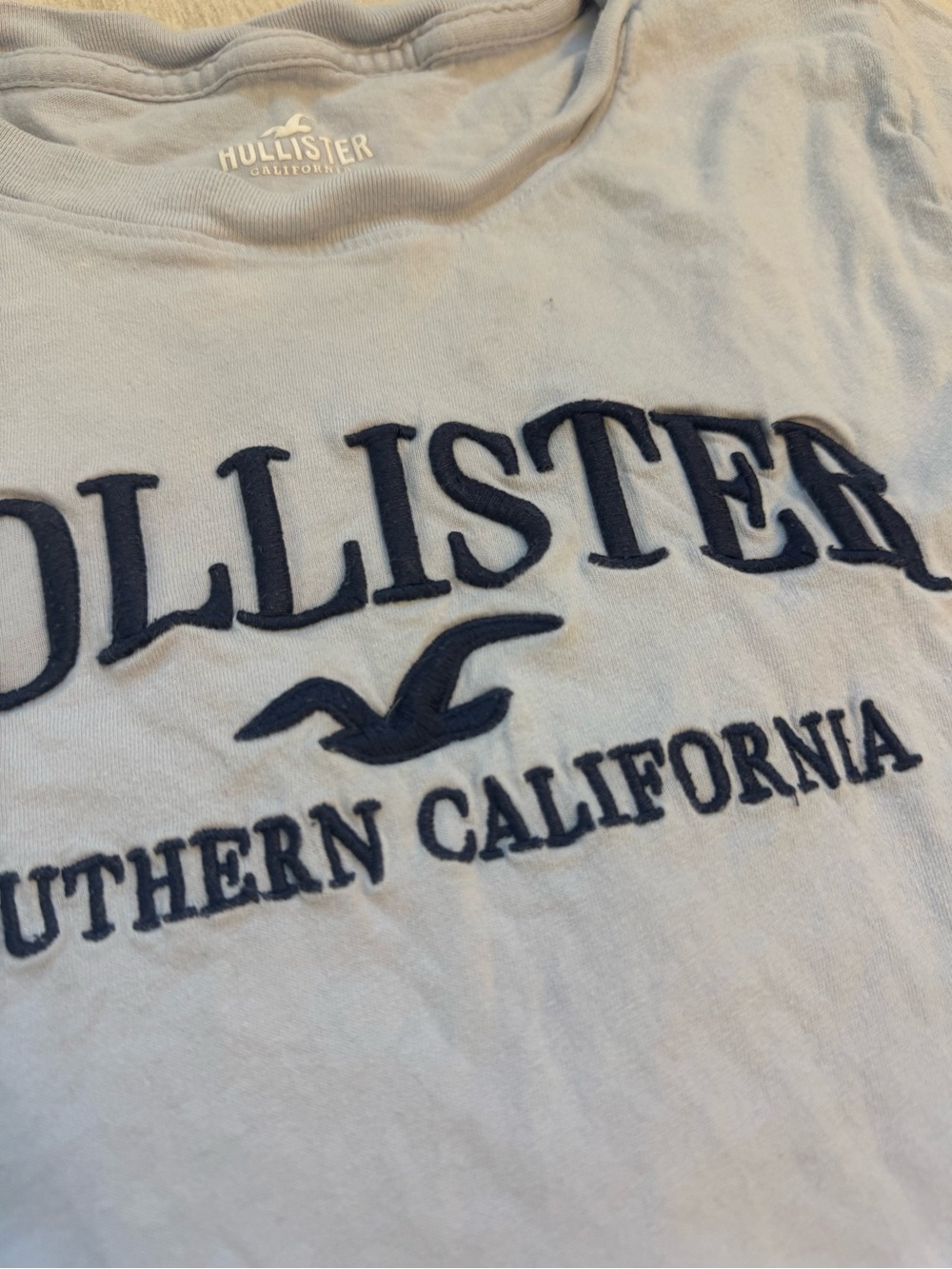 Hollister Pale Blue Crewneck Logo T-Shirt - Picture 2 of 6